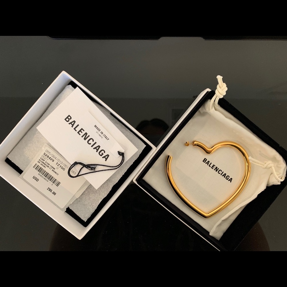 Balenciaga single size earring (heart)